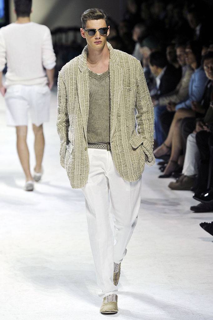 DOLCE & GABBANA SPRING SUMMER 2011 RUNWAY