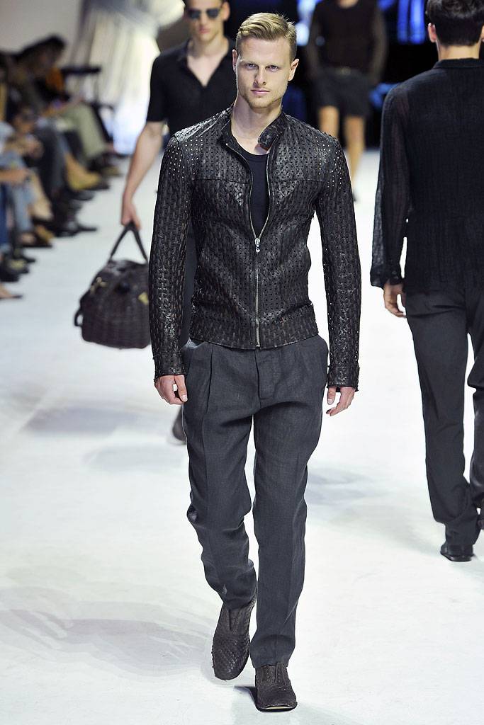 DOLCE & GABBANA SPRING SUMMER 2011 RUNWAY