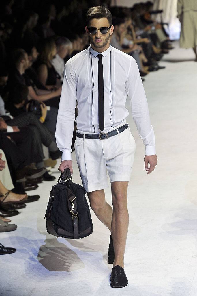 DOLCE & GABBANA SPRING SUMMER 2011 RUNWAY