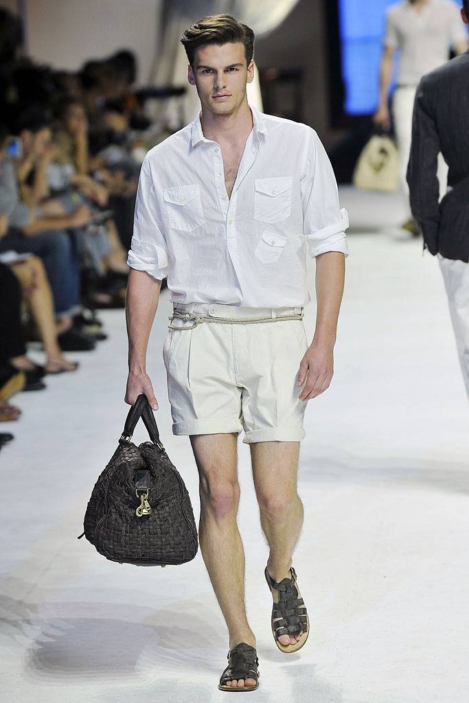 DOLCE & GABBANA SPRING SUMMER 2011 RUNWAY