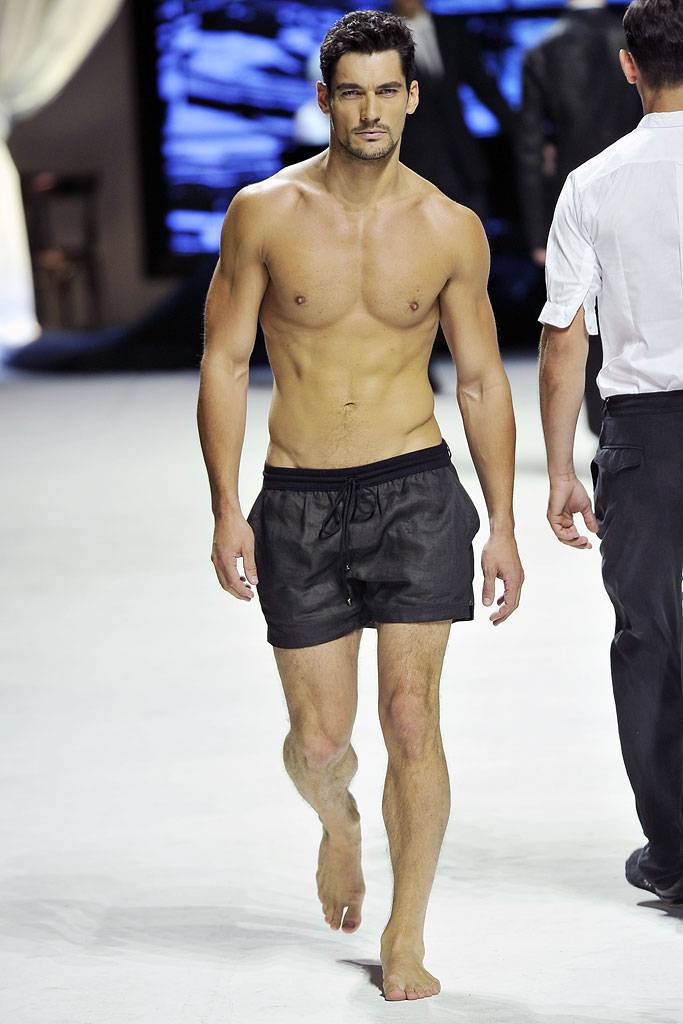 DOLCE & GABBANA SPRING SUMMER 2011 RUNWAY