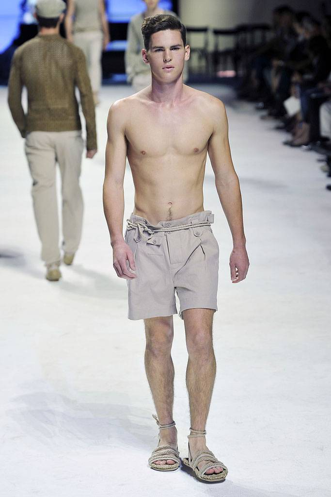 DOLCE & GABBANA SPRING SUMMER 2011 RUNWAY