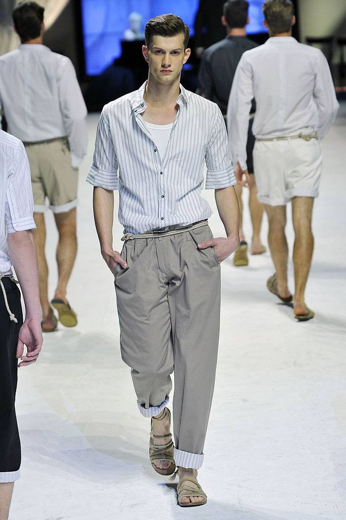 DOLCE & GABBANA SPRING SUMMER 2011 RUNWAY