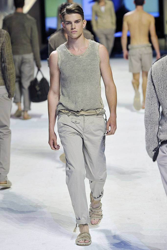 DOLCE & GABBANA SPRING SUMMER 2011 RUNWAY