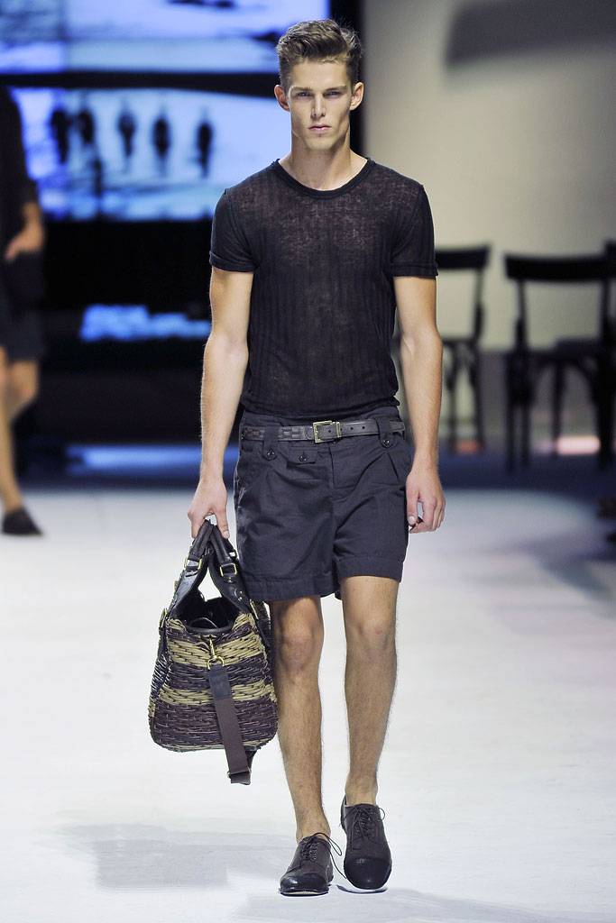 DOLCE & GABBANA SPRING SUMMER 2011 RUNWAY