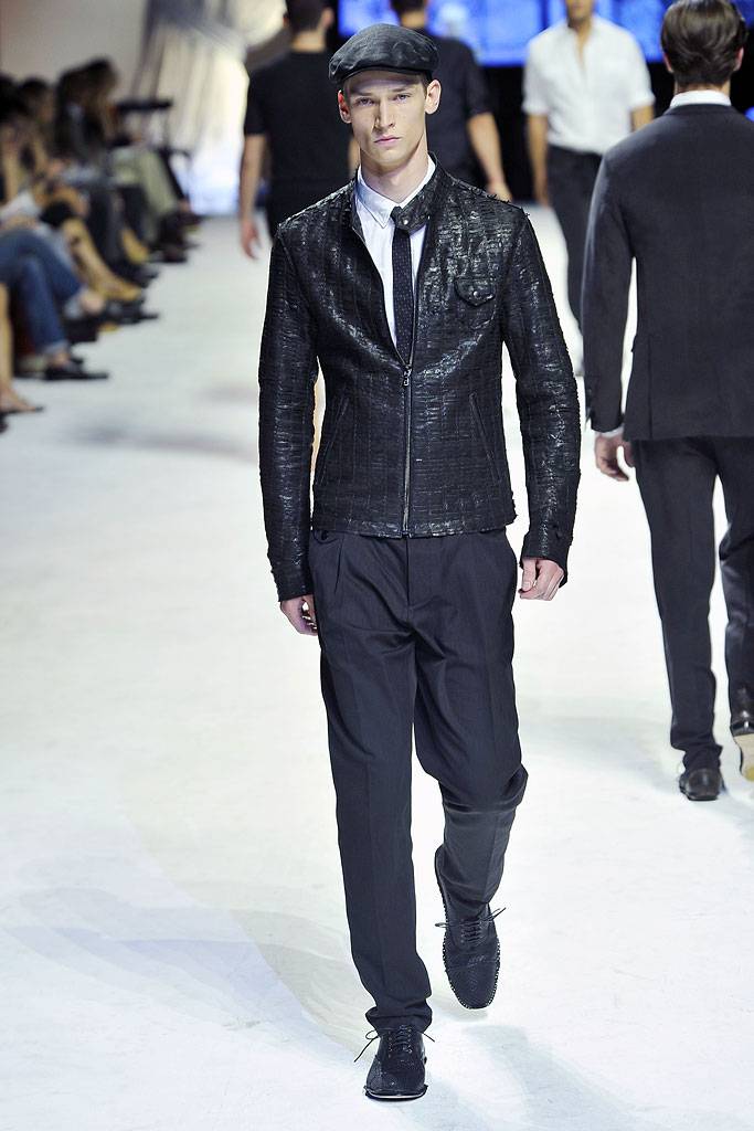 DOLCE & GABBANA SPRING SUMMER 2011 RUNWAY