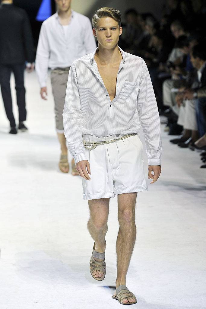 DOLCE & GABBANA SPRING SUMMER 2011 RUNWAY