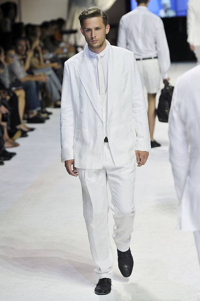 DOLCE & GABBANA SPRING SUMMER 2011 RUNWAY