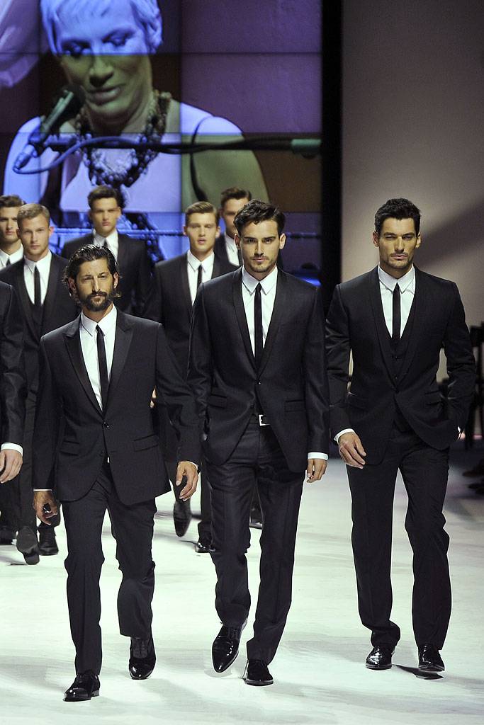 DOLCE & GABBANA SPRING SUMMER 2011 RUNWAY
