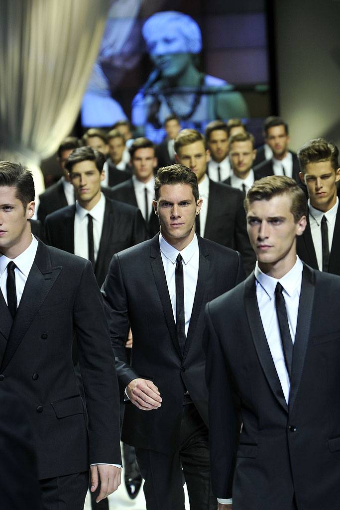 DOLCE & GABBANA SPRING SUMMER 2011 RUNWAY