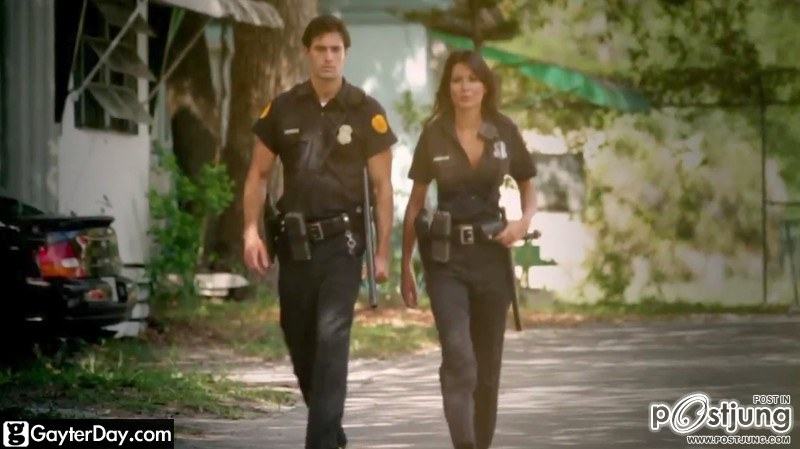 ตำรวจหล่อ..กับผู้ร้ายเป้าตุง เป็นอะไรดีครับ