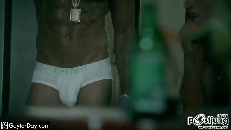 ตำรวจหล่อ..กับผู้ร้ายเป้าตุง เป็นอะไรดีครับ