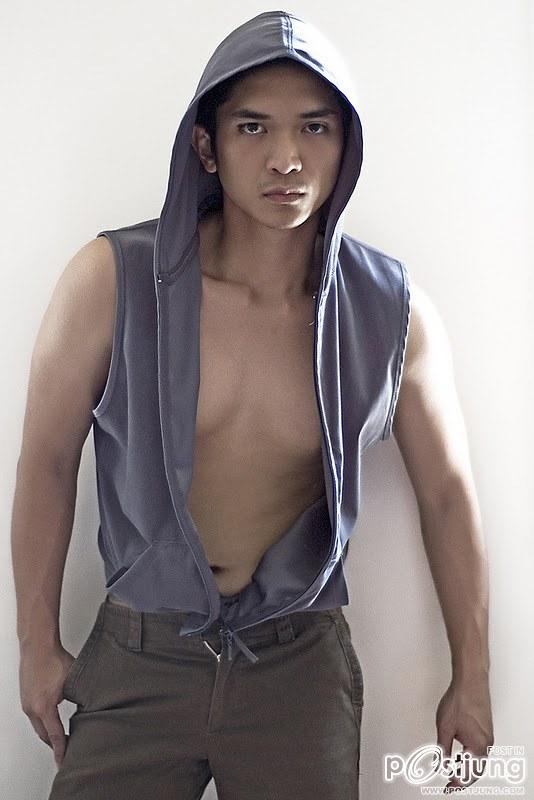 หนุ่มหล่อขอโชว์มั๊ง