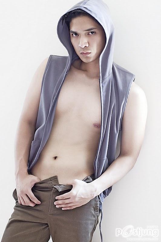 หนุ่มหล่อขอโชว์มั๊ง