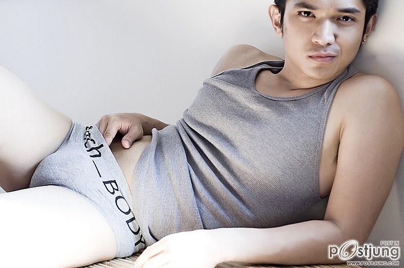 หนุ่มหล่อขอโชว์มั๊ง