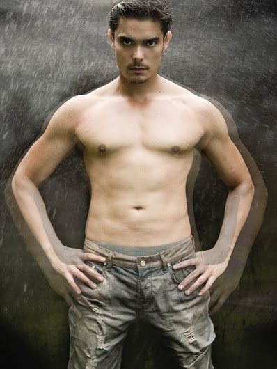 พระเอกปินอย