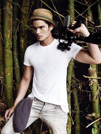 พระเอกปินอย