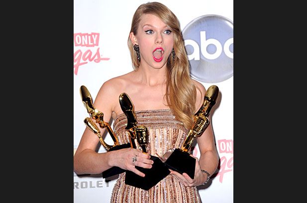 รวมช็อตเด็ด นักร้องดัง เทย์เลอร์ สวิฟต์