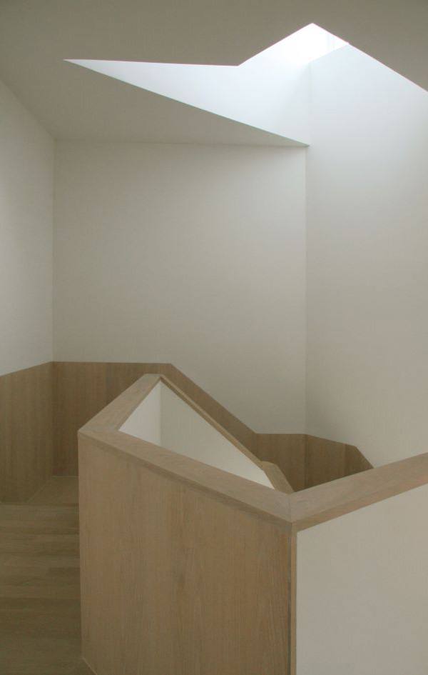 Wood Country Home with a Centrifugal Layout in New York