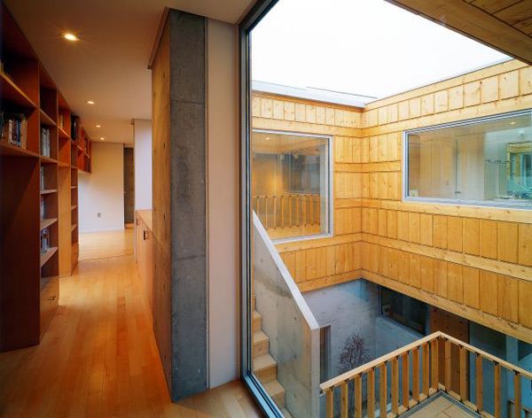 Courtyard House Architecture in Beautiful Concrete and Wood