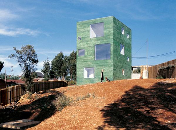 Vertical House Plan For Family Living in Chile