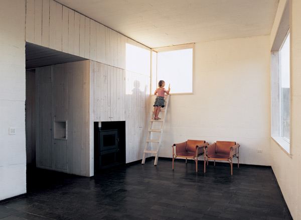 Vertical House Plan For Family Living in Chile