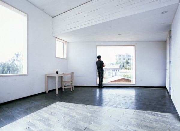 Vertical House Plan For Family Living in Chile