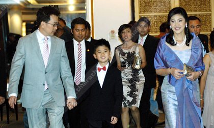 นายกยิ่งลักษณ์ ร่วมงานแต่ง เอม