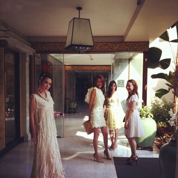 อั้ม พัชราภา เมย์ เฟื่องอารมย์ สวยเลิศในงานหมั้นหนิง ปณิตา กับ จิน จรินทร์ ธรรมวัฒนะน