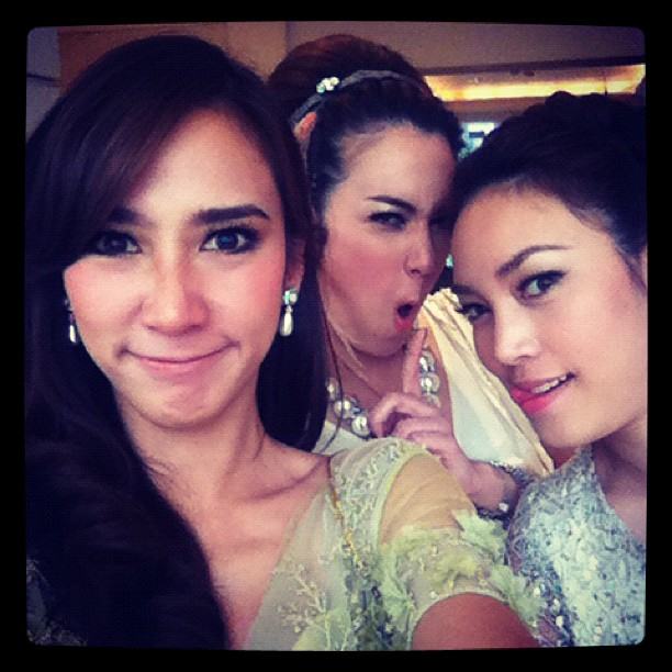 อั้ม พัชราภา เมย์ เฟื่องอารมย์ สวยเลิศในงานหมั้นหนิง ปณิตา กับ จิน จรินทร์ ธรรมวัฒนะน