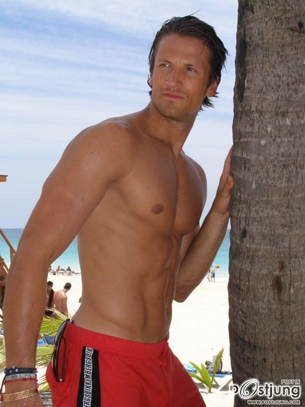 นานแบบหล่อล่ำ