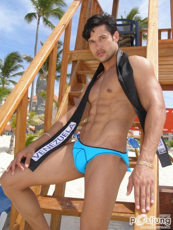 นานแบบหล่อล่ำ