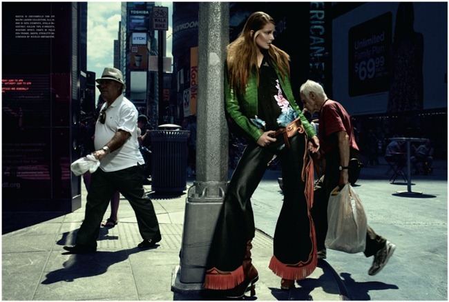 VOGUE ITALIA: ENIKO MIHALIK IN "THROUGH THE CROWD" BY PHOTOGRAPHER FRANCESCO CARROZZINI