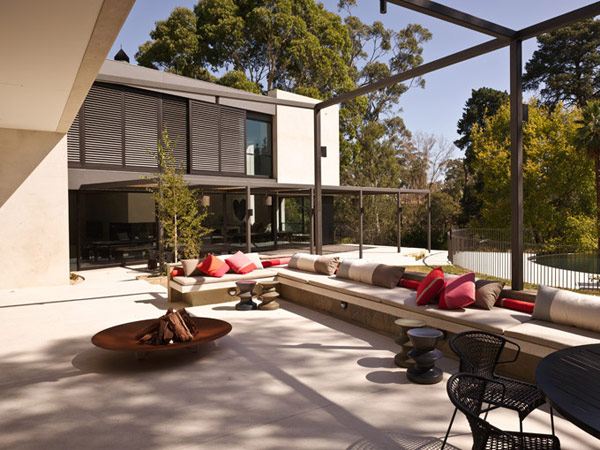 Contemporary Australian Home Architecture on Yarra River-front, Melbourne