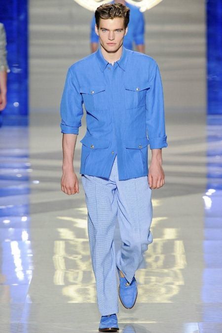 MILAN FASHION WEEK: VERSACE SPRING 2012