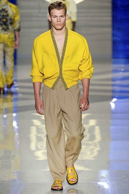 MILAN FASHION WEEK: VERSACE SPRING 2012