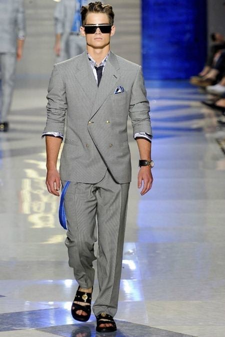 MILAN FASHION WEEK: VERSACE SPRING 2012