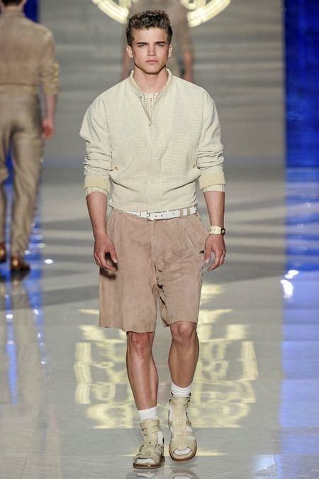 MILAN FASHION WEEK: VERSACE SPRING 2012