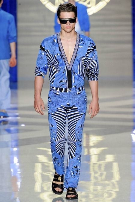 MILAN FASHION WEEK: VERSACE SPRING 2012