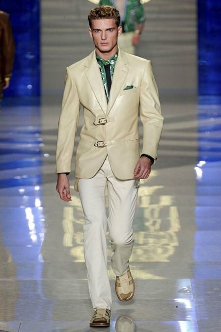 MILAN FASHION WEEK: VERSACE SPRING 2012