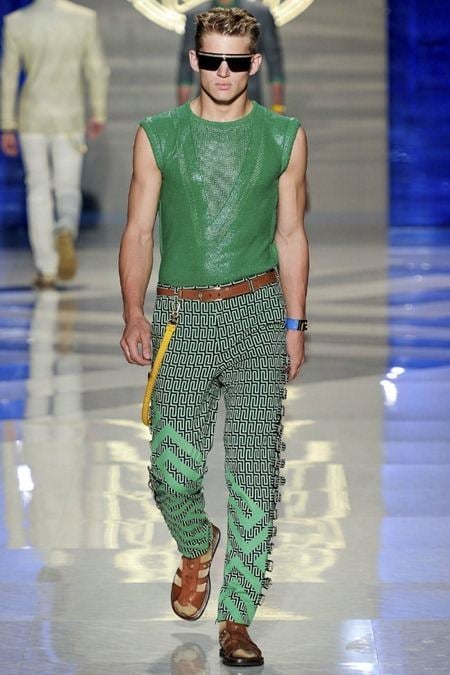 MILAN FASHION WEEK: VERSACE SPRING 2012