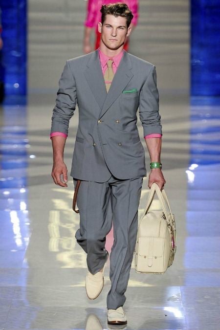 MILAN FASHION WEEK: VERSACE SPRING 2012