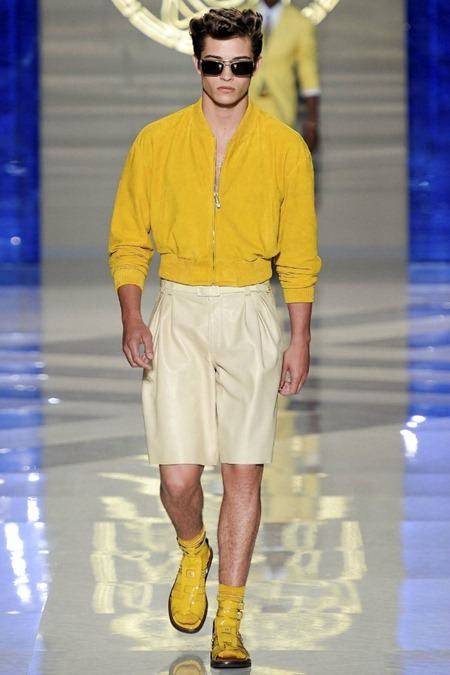 MILAN FASHION WEEK: VERSACE SPRING 2012