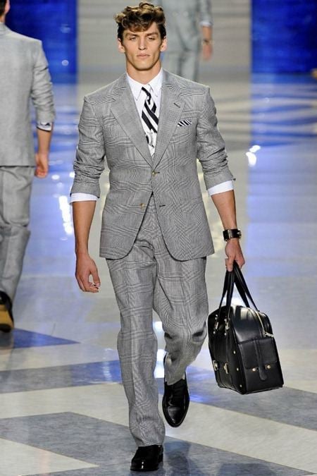 MILAN FASHION WEEK: VERSACE SPRING 2012