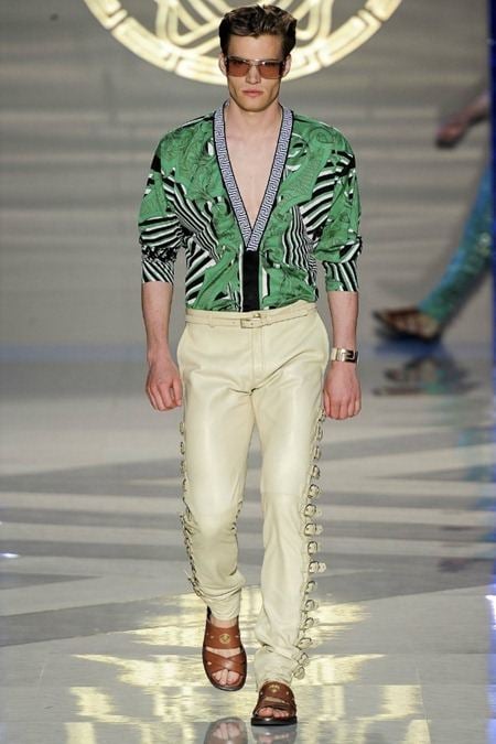 MILAN FASHION WEEK: VERSACE SPRING 2012