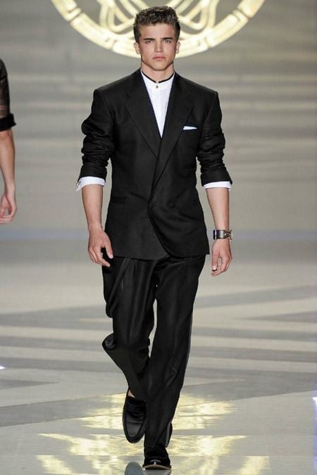 MILAN FASHION WEEK: VERSACE SPRING 2012