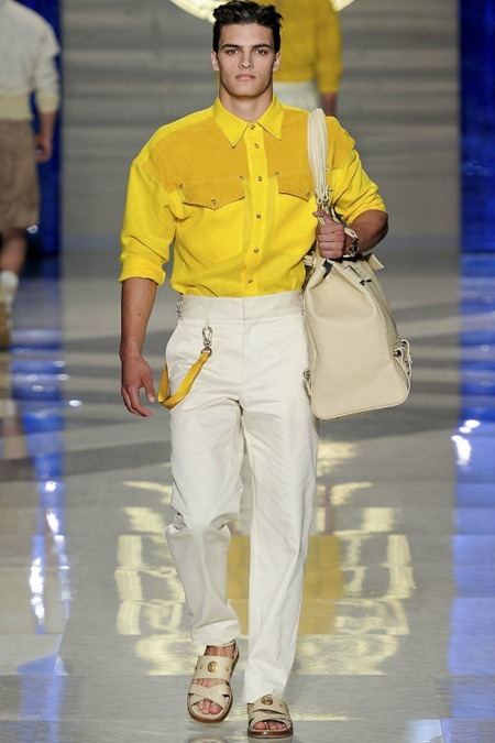 MILAN FASHION WEEK: VERSACE SPRING 2012