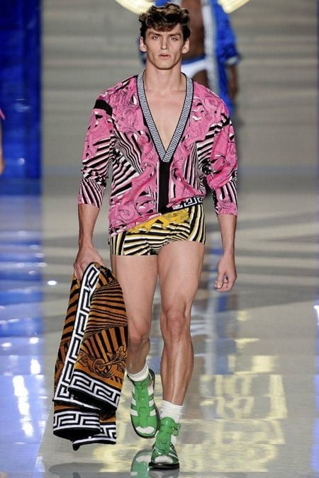 MILAN FASHION WEEK: VERSACE SPRING 2012