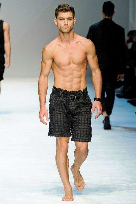 MILAN FASHION WEEK: DOLCE & GABBANA SPRING 2012