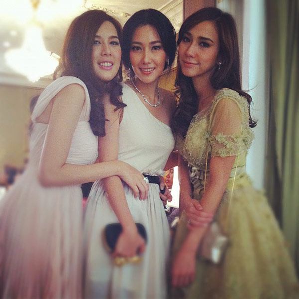 หนิง ปณิตา - จิน จรินทร์ ควงคู่วิวาห์หวาน ส่งท้ายปี